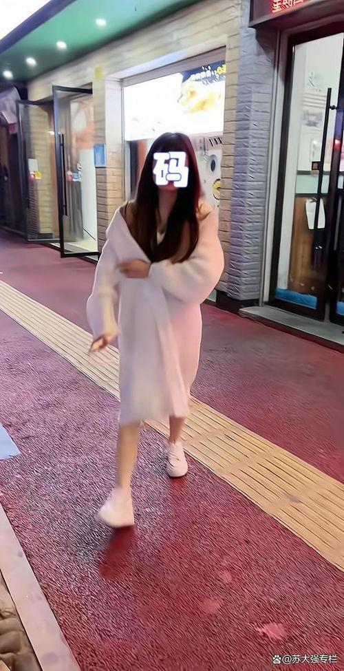 吃瓜女生异地出轨,吃瓜女生如何陷入出轨风波