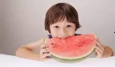 吃瓜的小明哥,吃瓜群众小明哥的趣味生活点滴