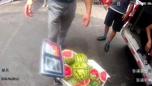 警察在线吃瓜,警察在线吃瓜，揭秘网络热事背后的真相